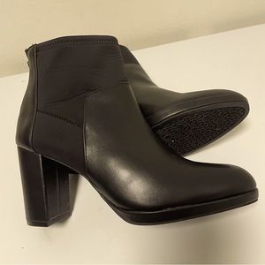 Andrienne Vittadini Rudd Bootie Size 9 In Black